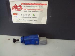Used Clutch switch Renault Twingo II (CN) 1.5 dCi 90 FAP Price on request offered by de Graaf autodemontage B.V.