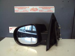 Used Wing mirror, left Renault Clio III (BR/CR) 1.2 16V TCe 100 Price on request offered by de Graaf autodemontage B.V.