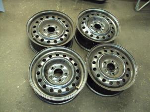 Used Set of wheels Nissan Almera Tino Price on request offered by de Graaf autodemontage B.V.