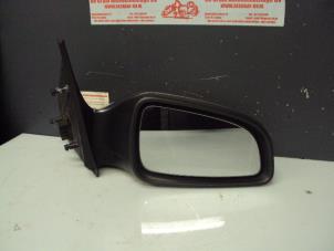 Used Wing mirror, right Opel Astra H (L48) 1.6 16V Twinport Price on request offered by de Graaf autodemontage B.V.