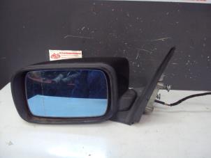 Used Wing mirror, left BMW 3 serie Touring (E46/3) 318i Price on request offered by de Graaf autodemontage B.V.