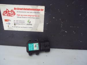 Used Mapping sensor (intake manifold) Opel Vivaro 1.9 DI Price on request offered by de Graaf autodemontage B.V.