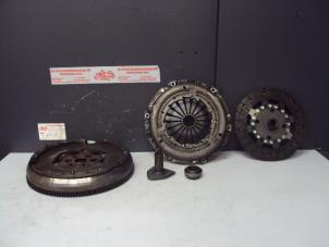 Used Dual mass flywheel Peugeot 307 Price on request offered by de Graaf autodemontage B.V.