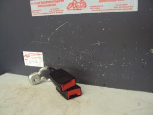 Used Rear seatbelt buckle, centre Seat Ibiza IV (6J5) 1.6 16V Price on request offered by de Graaf autodemontage B.V.
