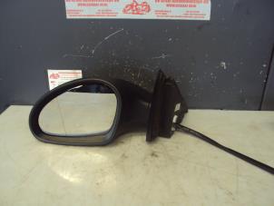 Used Wing mirror, left Seat Ibiza III (6L1) 1.4 16V 75 Price on request offered by de Graaf autodemontage B.V.