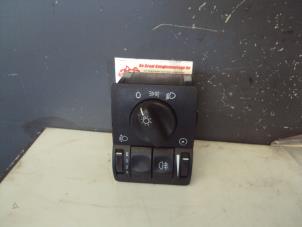 Used Light switch Opel Astra Price on request offered by de Graaf autodemontage B.V.