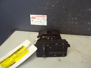 Used Light switch BMW 3 serie (E46/4) 320i 24V Price on request offered by de Graaf autodemontage B.V.