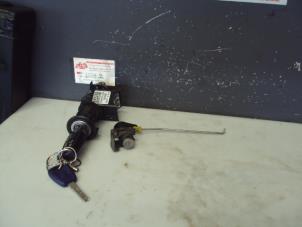 Used Ignition lock + key Fiat Panda (169) 1.2 Fire Price on request offered by de Graaf autodemontage B.V.