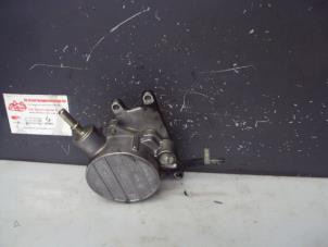 Used Vacuum pump (diesel) Saab 9-5 (YS3E) 2.2 TiD 16V Price on request offered by de Graaf autodemontage B.V.