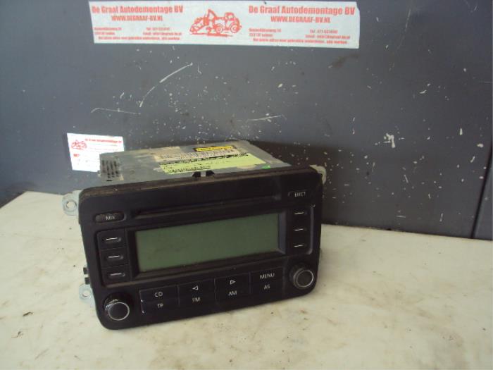 Reproductor de CD y radio de un Volkswagen Caddy III (2KA,2KH,2CA,2CH) 2.0 SDI 2005