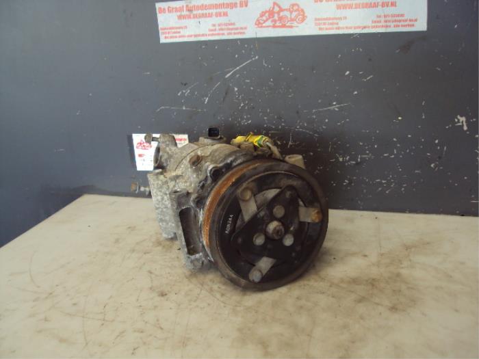 Air conditioning pump from a Peugeot 307 (3A/C/D) 1.6 16V 2007