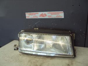 Używane Reflektor prawy Skoda Octavia Combi (1U5) 2.0 SLX Cena na żądanie oferowane przez de Graaf autodemontage B.V.