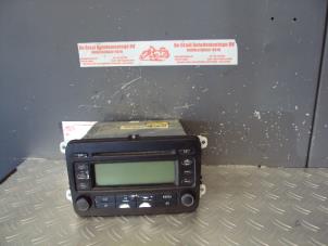 Used Radio CD player Volkswagen Touran (1T1/T2) 1.6 FSI 16V Price on request offered by de Graaf autodemontage B.V.