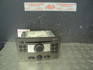 Usagé Radio/Lecteur CD Opel Astra H (L48) 1.4 16V Twinport Prix sur demande proposé par de Graaf autodemontage B.V.