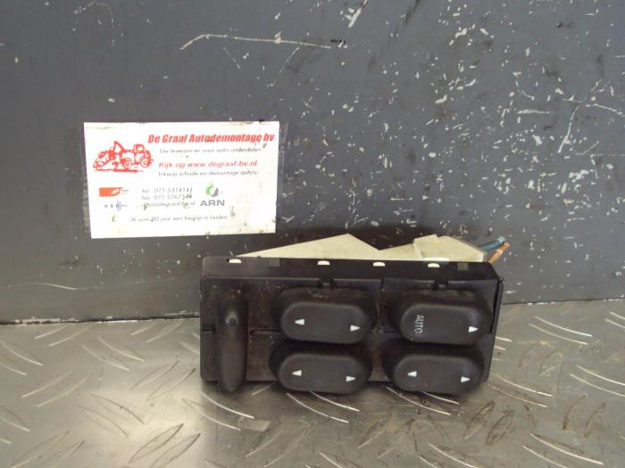 Usados Interruptor combinado de ventanillas Ford Usa Taurus Precio € 35,00 Norma de margen ofrecido por de Graaf autodemontage B.V.
