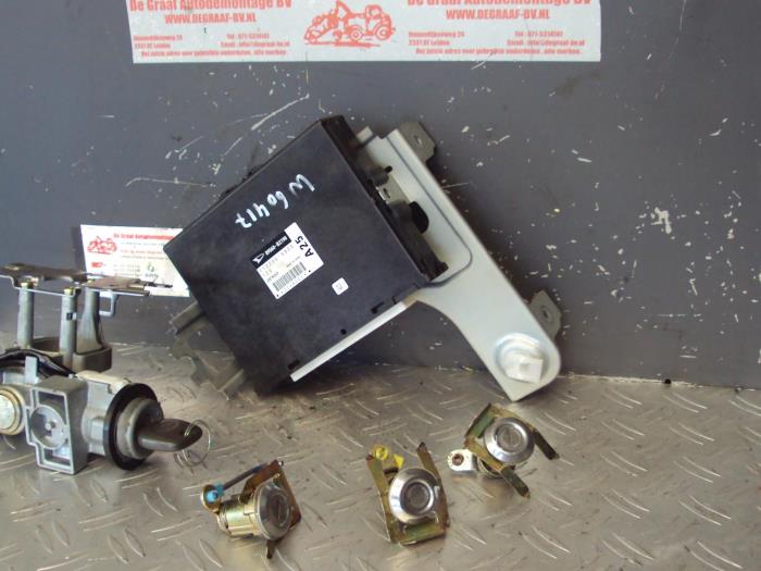 Set of locks from a Daihatsu Cuore (L251/271/276) 1.0 12V DVVT 2003