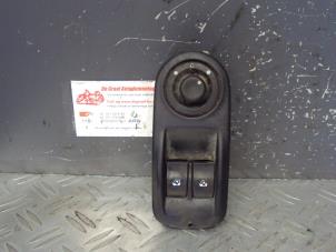 Used Multi-functional window switch Nissan Primastar 2.0 dCi 90 Price on request offered by de Graaf autodemontage B.V.