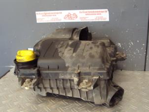 Used Air box Nissan Primastar 2.0 dCi 90 Price on request offered by de Graaf autodemontage B.V.