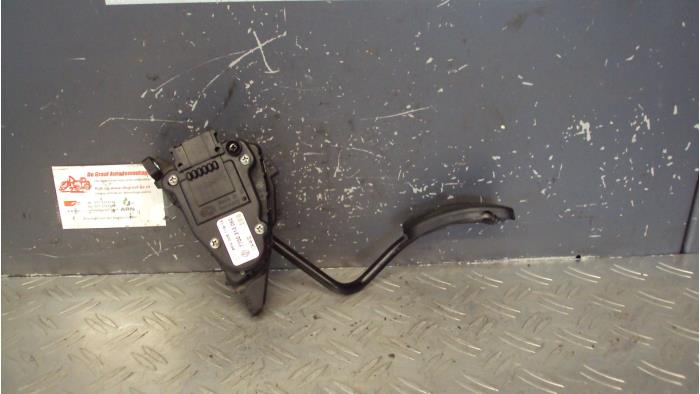 Begagnade Gaspedalsensor Nissan Primastar 2.0 dCi 90 Pris på förfrågan erbjuds av de Graaf autodemontage B.V.