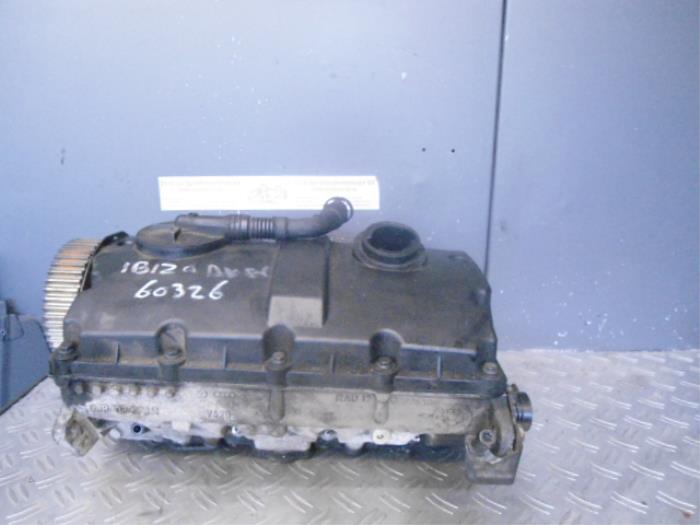 Begagnade Topplock Seat Ibiza III (6L1) 1.9 TDI 100 Pris på förfrågan erbjuds av de Graaf autodemontage B.V.