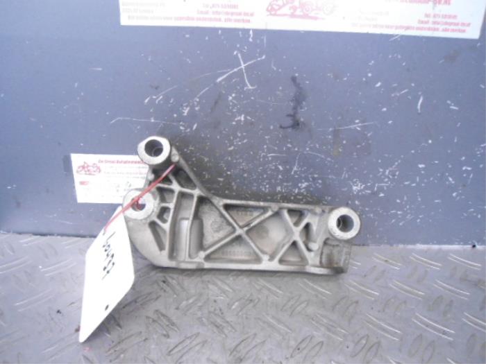 Used Engine mount Alfa Romeo 159 (939AX) 1.9 JTS 16V Price on request offered by de Graaf autodemontage B.V.