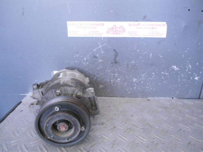 Bomba de aire acondicionado de un Volkswagen Golf V (1K1) 1.6 2005
