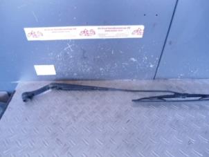 Used Front wiper arm Kia Picanto (BA) 1.0 12V Price on request offered by de Graaf autodemontage B.V.