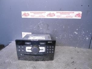 Używane Radioodtwarzacz CD Opel Corsa D 1.3 CDTi 16V ecoFLEX Cena na żądanie oferowane przez de Graaf autodemontage B.V.