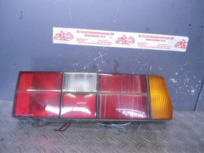 Taillight, right from a Volvo 340/343/345 340 1.4 1990
