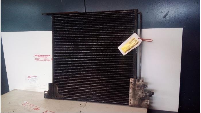 Skraplacz klimatyzacji z Mercedes-Benz Vito (638.0) 2.3 110D 1998