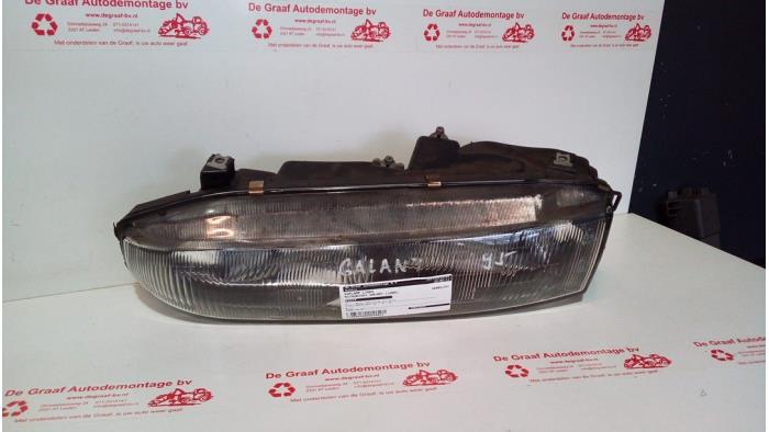 Używane Reflektor lewy Mitsubishi Galant (E5/E6E/E7/E8) Cena € 50,00 Procedura marży oferowane przez de Graaf autodemontage B.V.