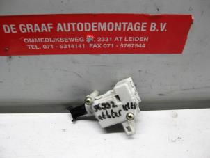 Used Central locking motor Volkswagen New Beetle (9C1/9G1) 2.0 Price on request offered by de Graaf autodemontage B.V.