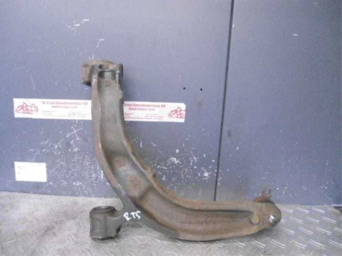 Front wishbone, right from a Volkswagen Transporter T5 2.5 TDi 2004