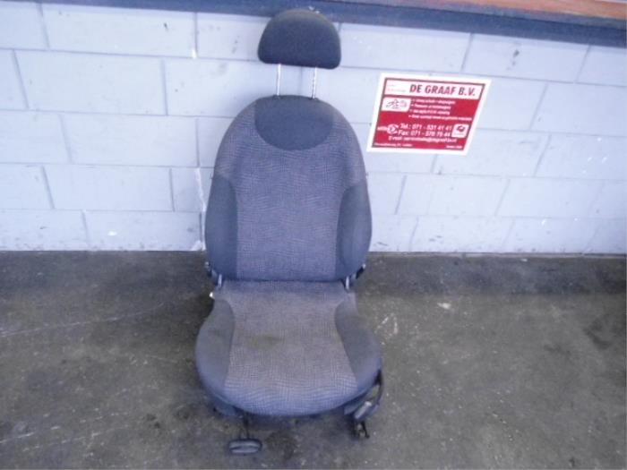 Seat, right from a Mini ONE 2002