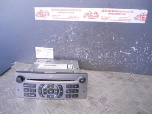 Used Radio CD player Citroen C5 Price on request offered by de Graaf autodemontage B.V.