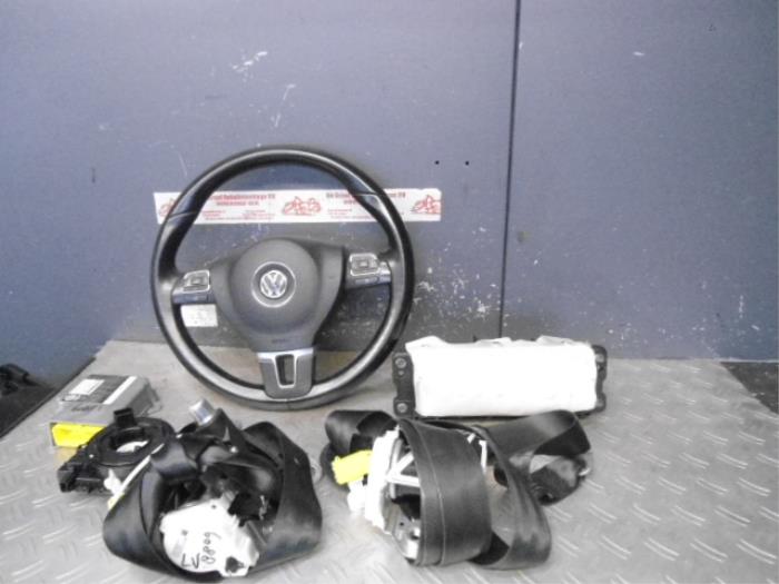 Airbag set+module from a Volkswagen Passat 2013