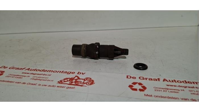 Usagé Injecteurs Volkswagen Transporter/Caravelle T4 1.9 TDI Prix € 40,00 Règlement à la marge proposé par de Graaf autodemontage B.V.