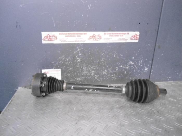 Front drive shaft, left from a Volkswagen Golf V (1K1) 1.6 2005