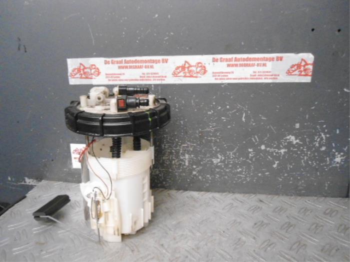 Usagé Pompe d'injection Renault Trafic New (FL) 1.9 dCi 82 16V Prix sur demande proposé par de Graaf autodemontage B.V.