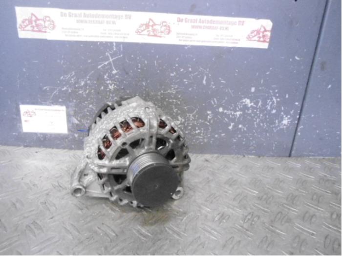 Begagnade Dynamo Mitsubishi Colt (Z2/Z3) 1.5 DI-D 12V HP Pris på förfrågan erbjuds av de Graaf autodemontage B.V.