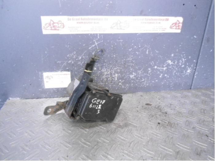 Begagnade ABS-pump Hyundai Getz 1.3i 12V Pris på förfrågan erbjuds av de Graaf autodemontage B.V.