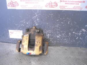 Used Rear brake calliper, right BMW 3 serie (E46/4) 320d 16V Price on request offered by de Graaf autodemontage B.V.