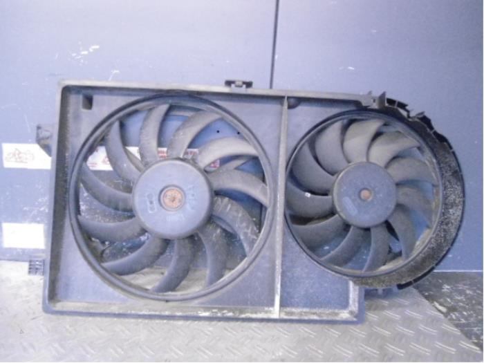 Używane Silnik wentylatora Dodge Ram Van Cena na żądanie oferowane przez de Graaf autodemontage B.V.