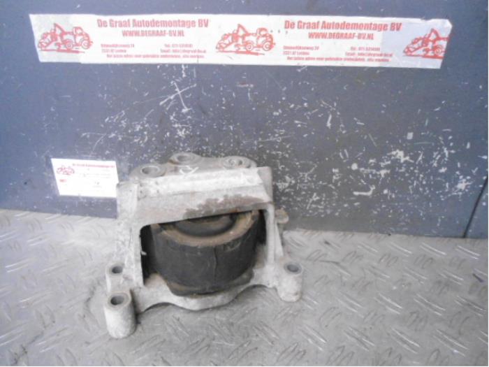Usagé Support moteur Ford Transit 2.2 TDCi 16V Prix sur demande proposé par de Graaf autodemontage B.V.