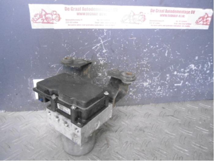 Begagnade ABS-pump Ford Transit 2.2 TDCi 16V Pris på förfrågan erbjuds av de Graaf autodemontage B.V.