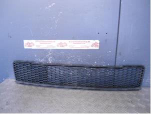 Used Bumper grille Fiat 500 (312) 1.2 69 Price on request offered by de Graaf autodemontage B.V.