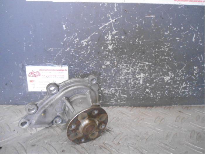 Usagé Pompe à eau Kia Picanto (TA) 1.0 12V Prix sur demande proposé par de Graaf autodemontage B.V.