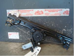 Used Window mechanism 4-door, front right Fiat 500 (312) 1.2 69 Price on request offered by de Graaf autodemontage B.V.
