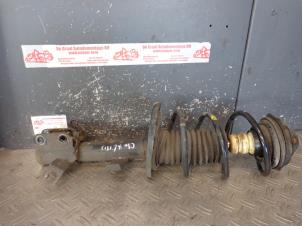Used Front shock absorber rod, right Renault Clio Price on request offered by de Graaf autodemontage B.V.