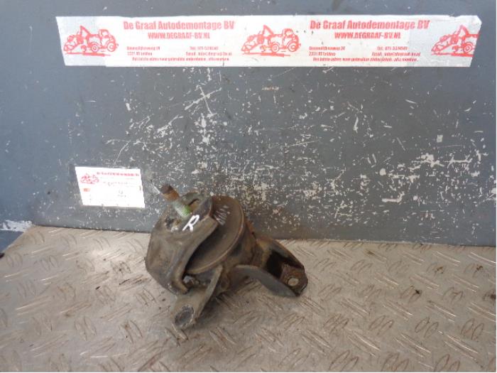 Used Engine mount Hyundai Tucson (JM) 2.0 16V CVVT 4x4 Price on request offered by de Graaf autodemontage B.V.